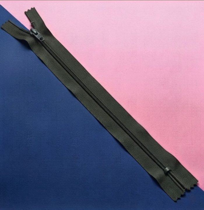Cierre Plastico 40cm Verde Militar