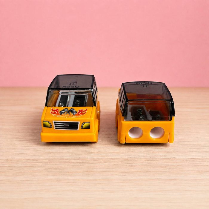 Sacapunta Con Forma De Carro - Pointer
