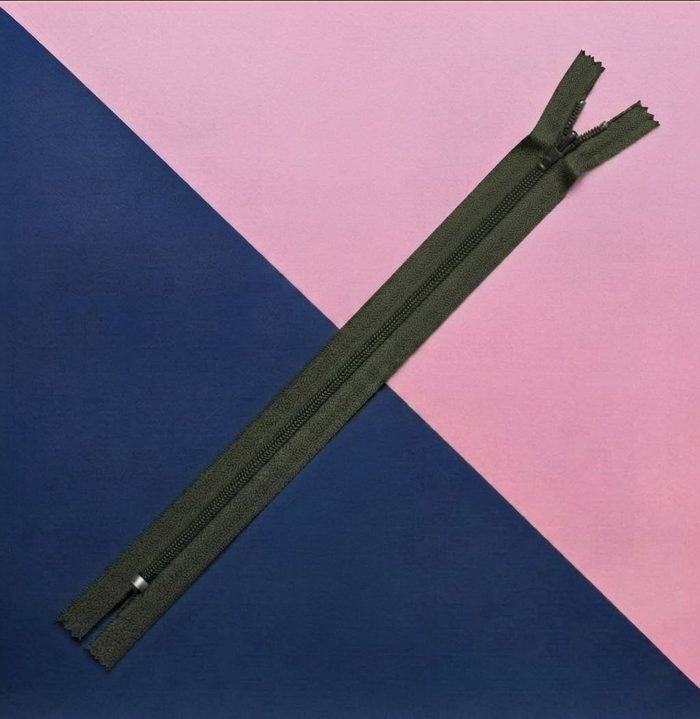 Cierre Plastico 60cm Verde Militar