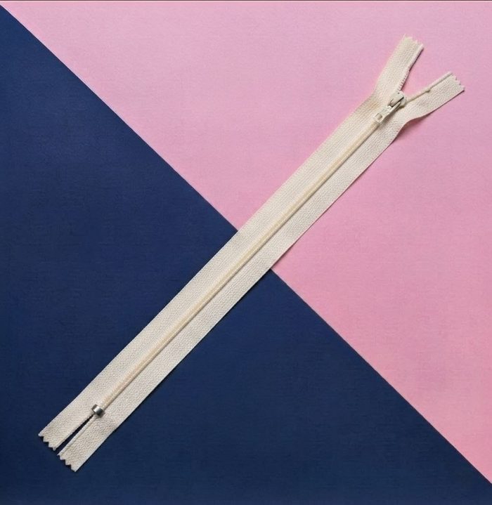 Cierre Plastico 50cm Crema