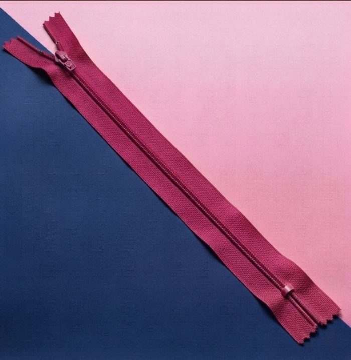 Cierre Plastico 40cm Fucsia
