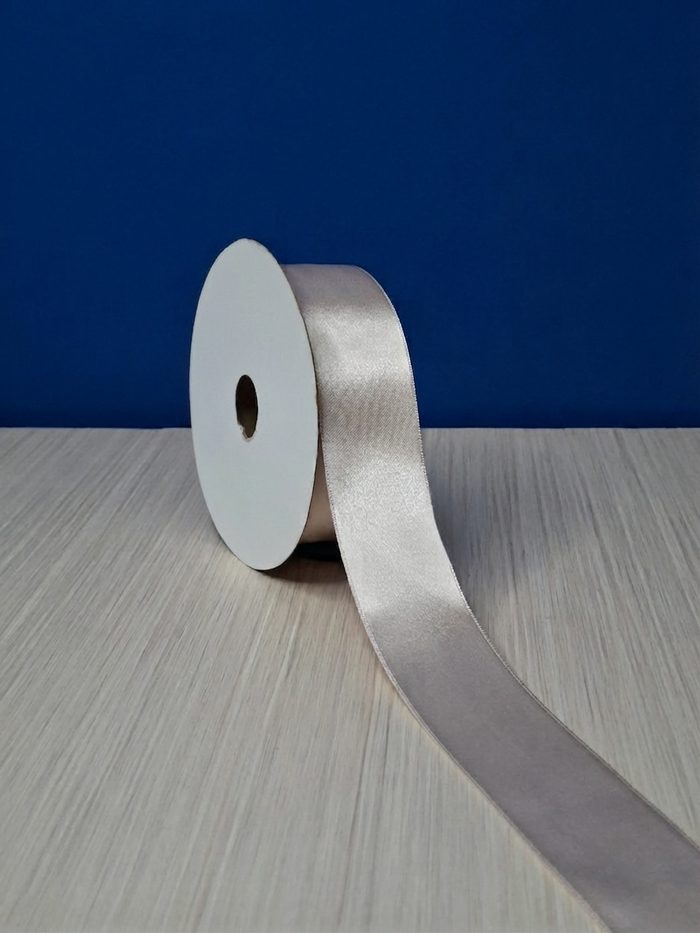 Cinta Raso #9  Beige 050 Rollo 23mts