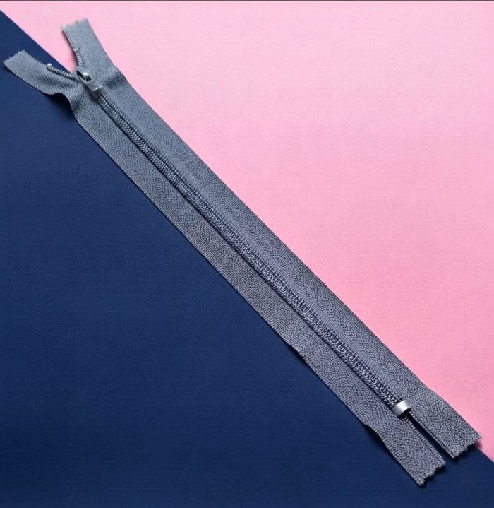 Cierre Plastico 40cm Gris Perla