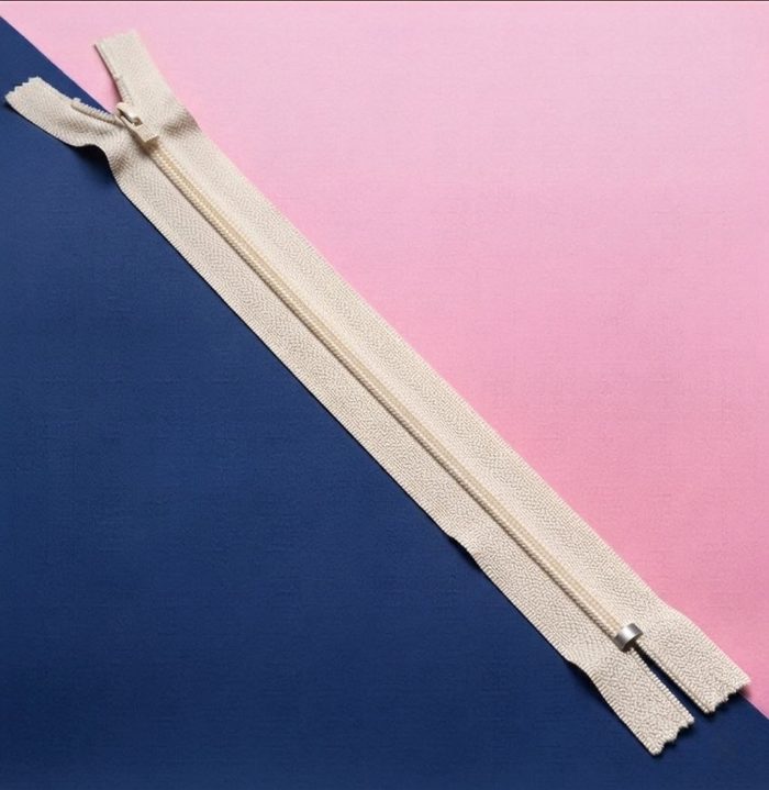Cierre Plastico 40cm Crema