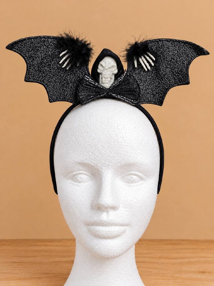 Cintillo de Calavera con Alas de Murcielago y Luces
