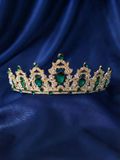 Coronas y tiaras de metal